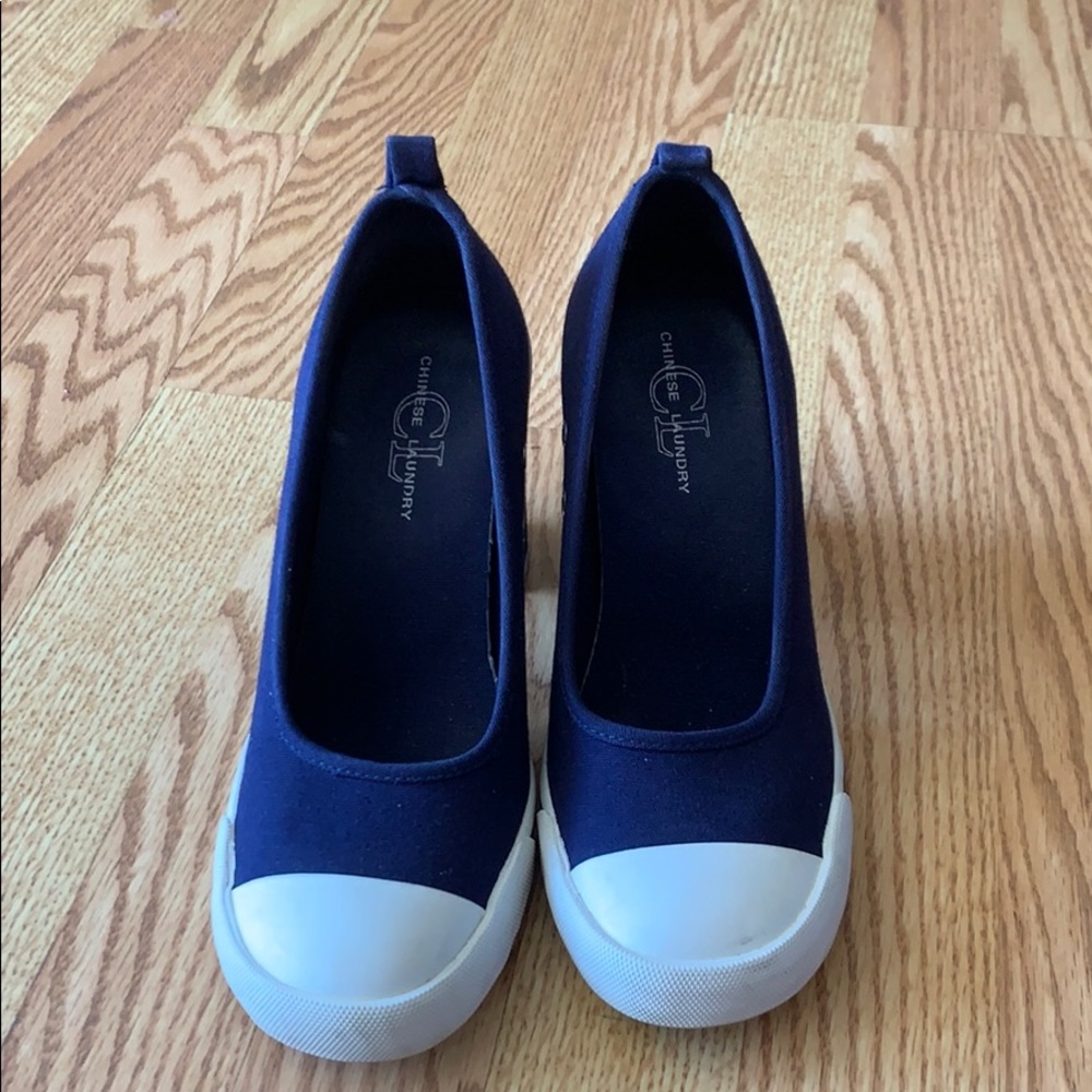 Chinese Laundry navy and white Heels